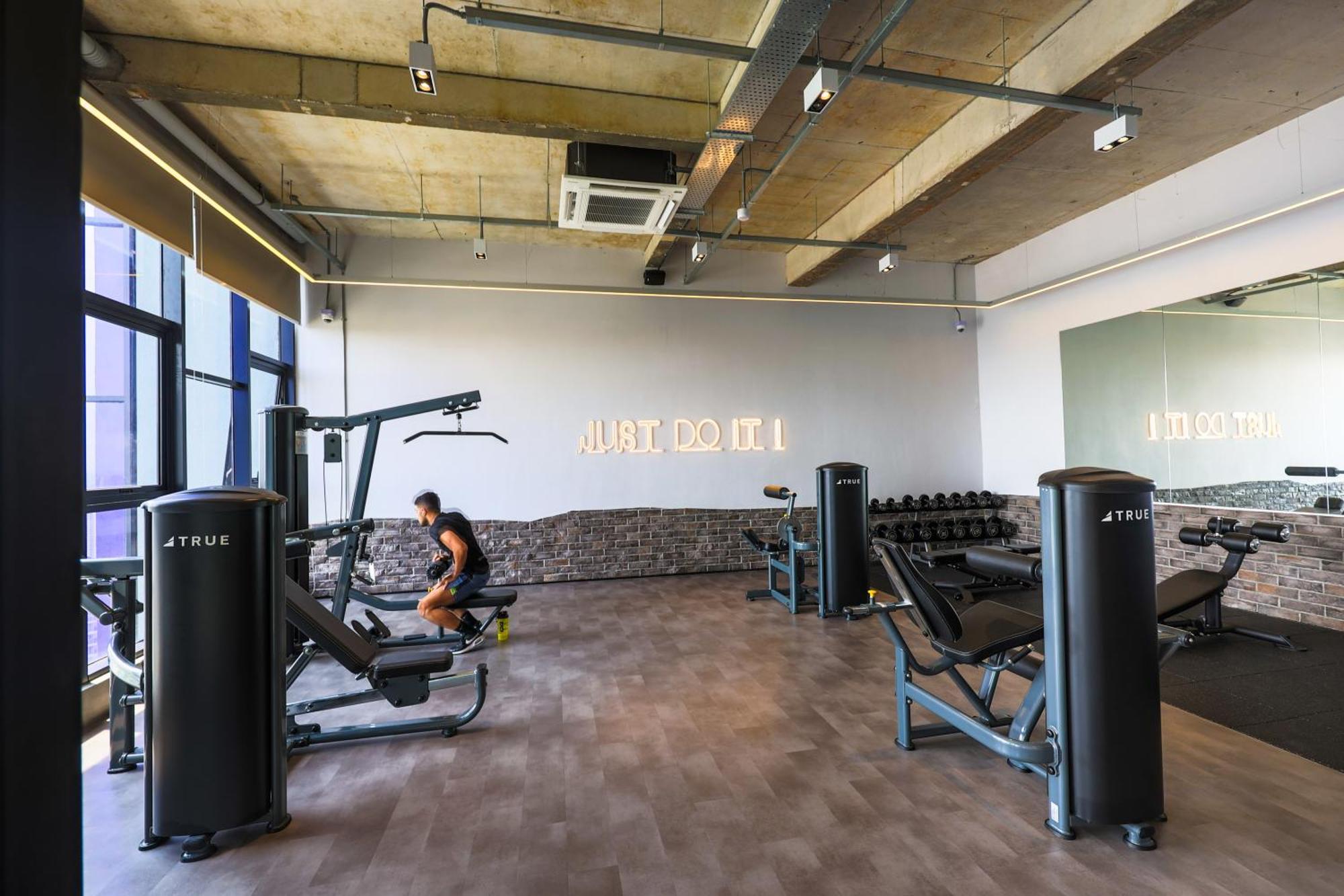Millerz Square By Mykey Apartment Kuala Lumpur Exterior foto The gym at the University of Roehampton